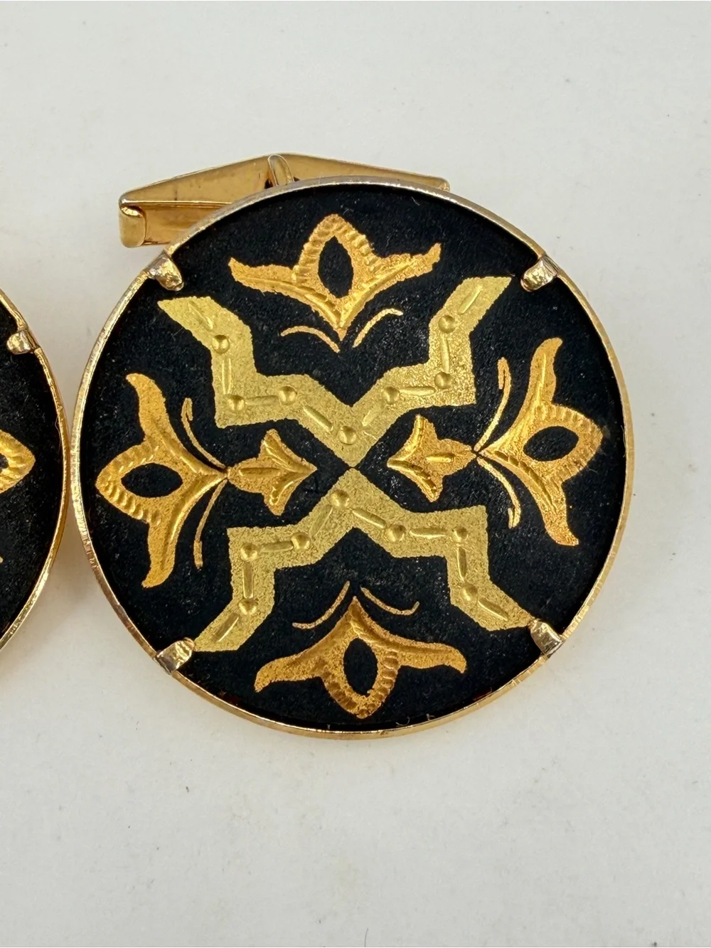 Vintage Black Gold Plated Etched Cufflinks Round Western Formal Damascene Style